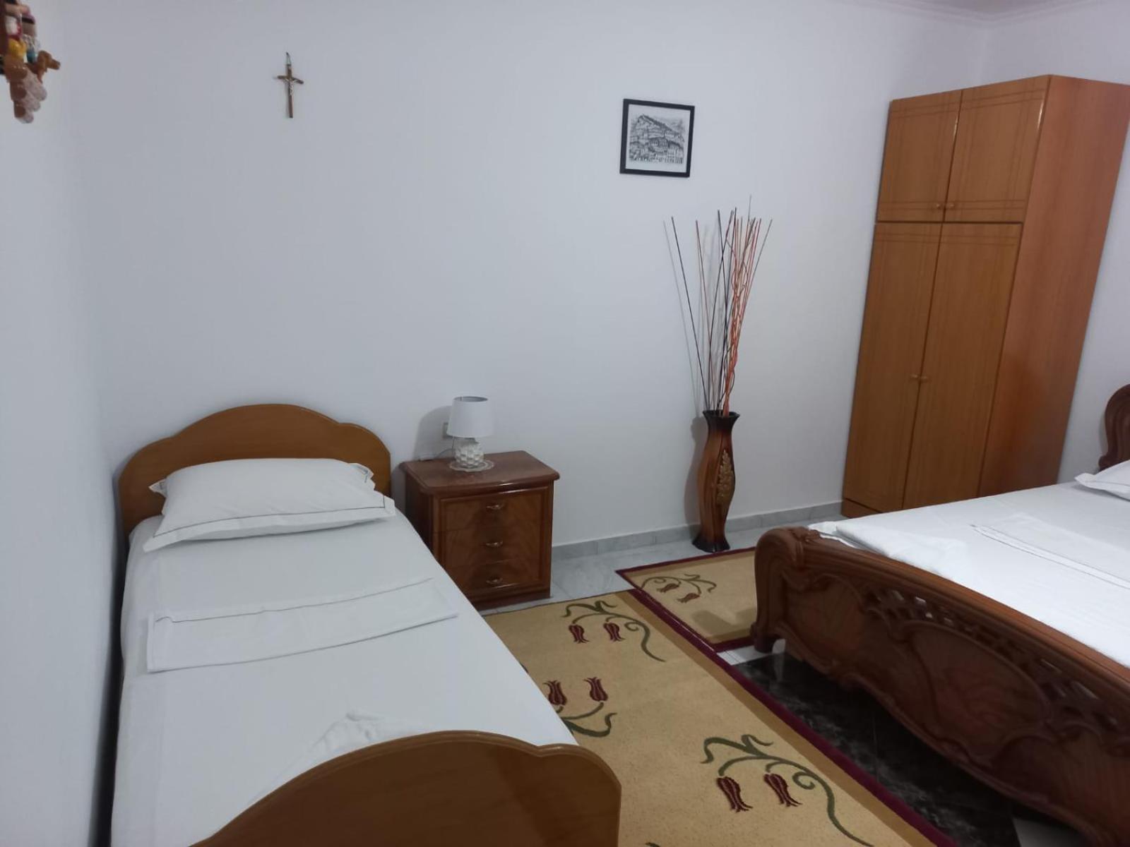 Guest House Bumbli Berat Phòng bức ảnh