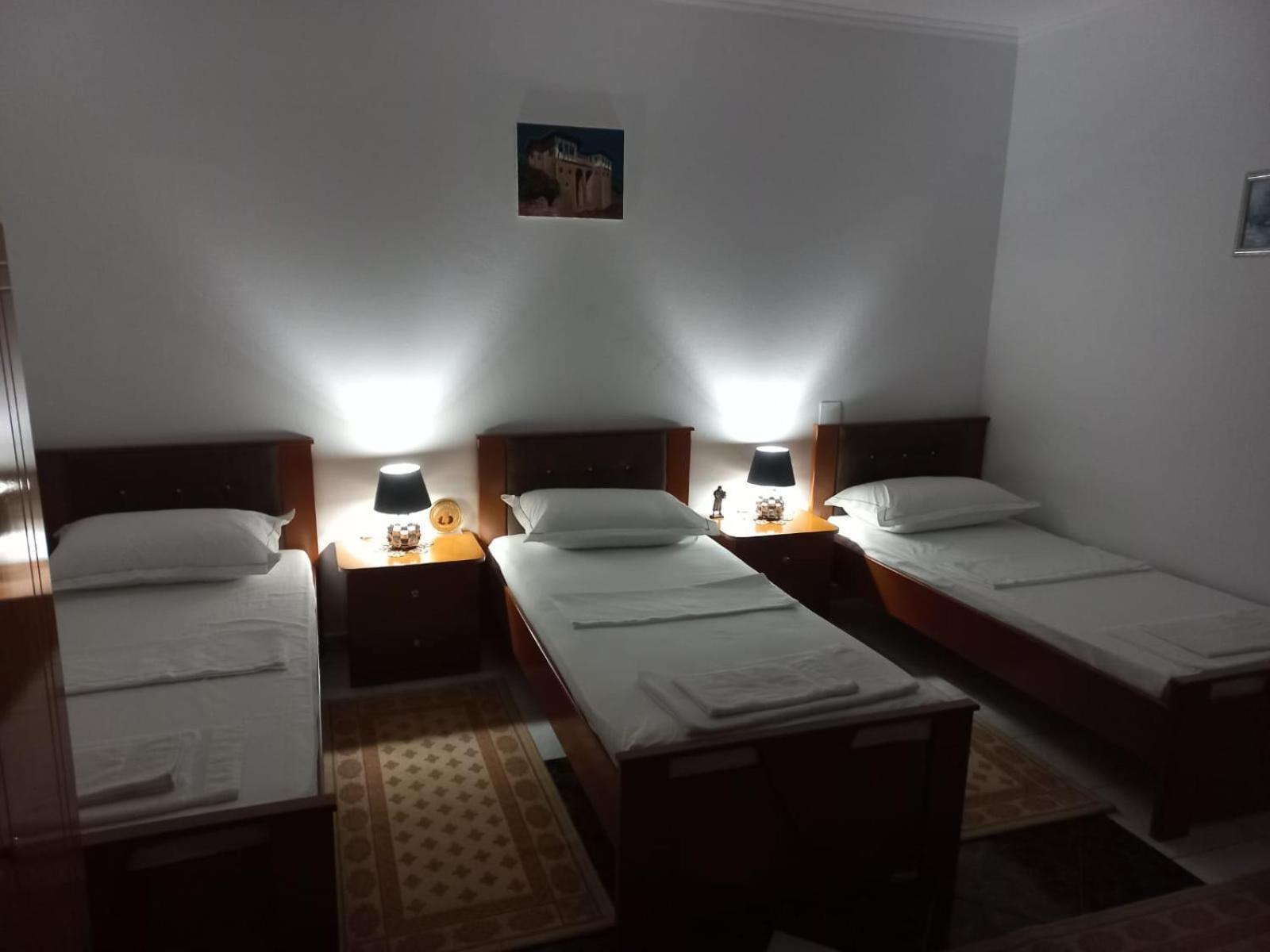 Guest House Bumbli Berat Phòng bức ảnh